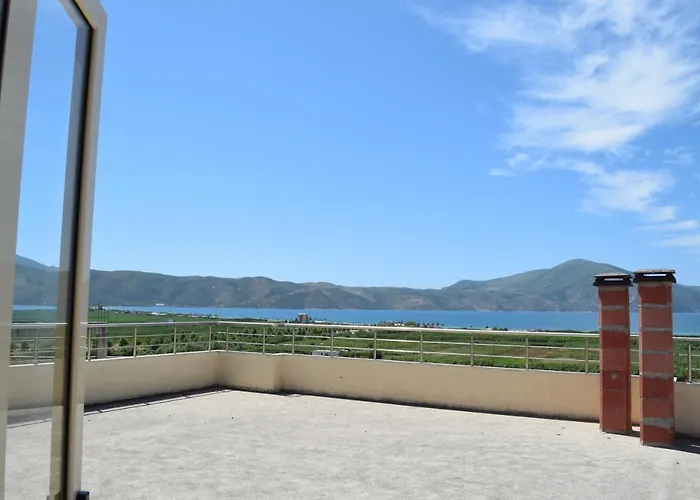 360 Degree Sea & Mountain Panorama View With Grand Terrace Apartment *